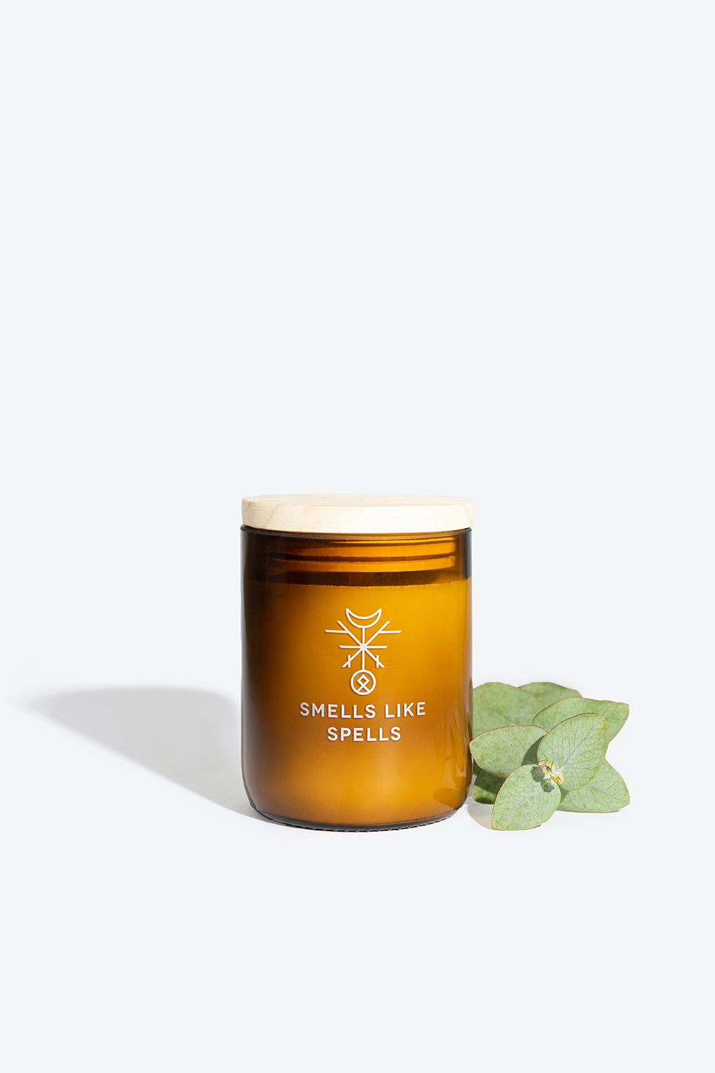 Soy was scented candle with wooden wick MIMIR Smells Like Spells